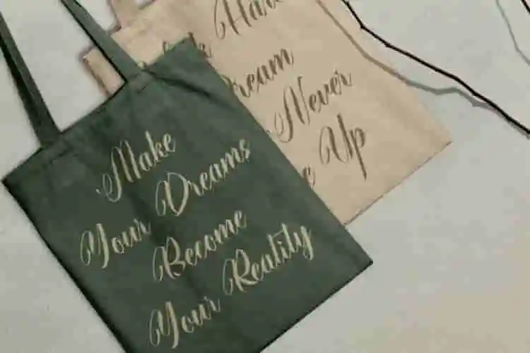 Laenoura Script